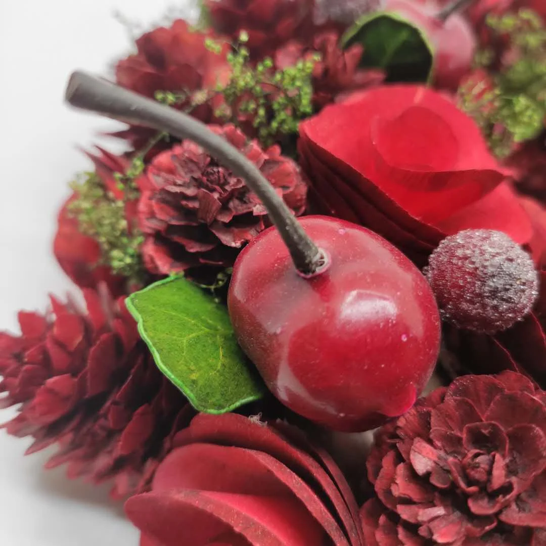 
2020 new arrival 10" 25cm natural wood christmas red berry pinecone wreath 