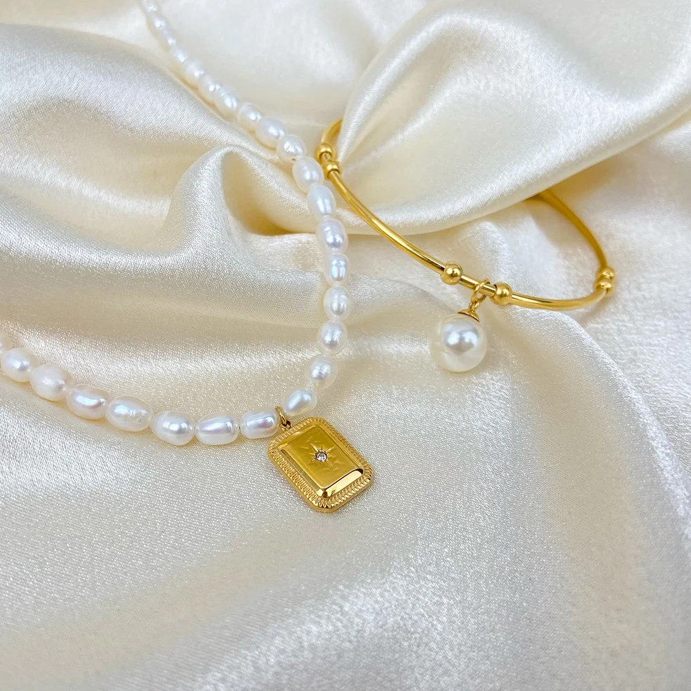 

New Design Jewelry Retro Bangles Pearl 18k Stainless Steel Gold Plated Square Sign Set Zircon Pendant Pearl Chain Necklace