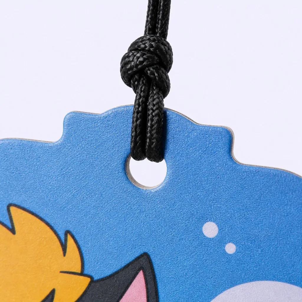 Punched Eyelet & Hanging Cord Craftsmanship