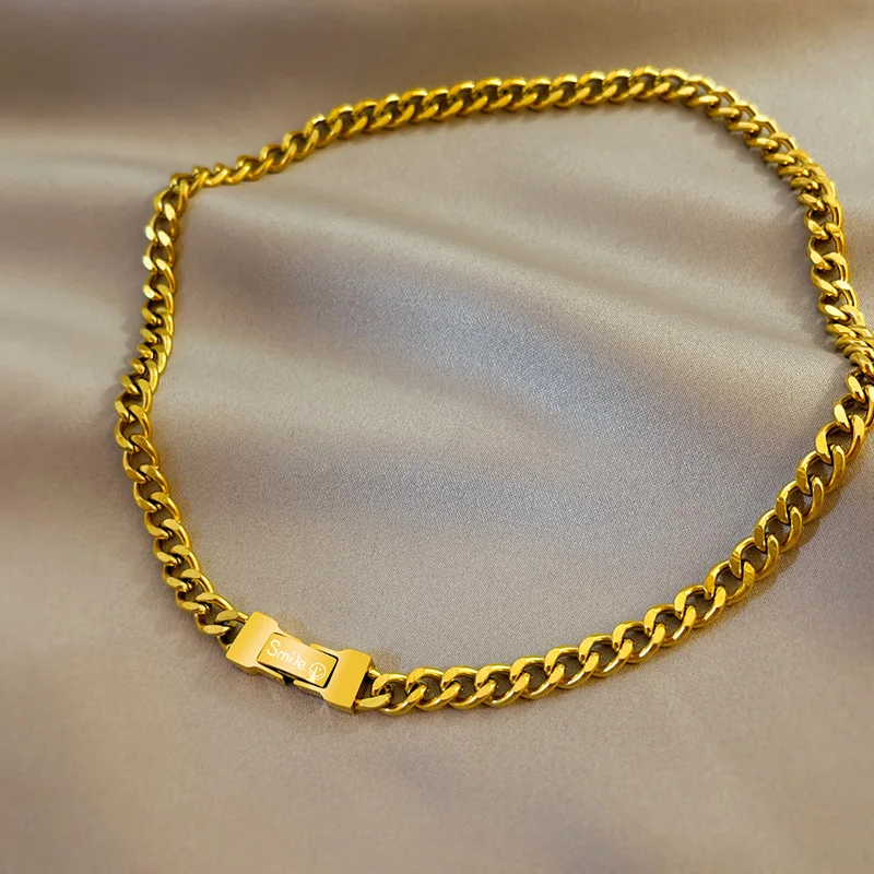 

New sweater chain short Cuban hip hop ladies stainless steel necklace