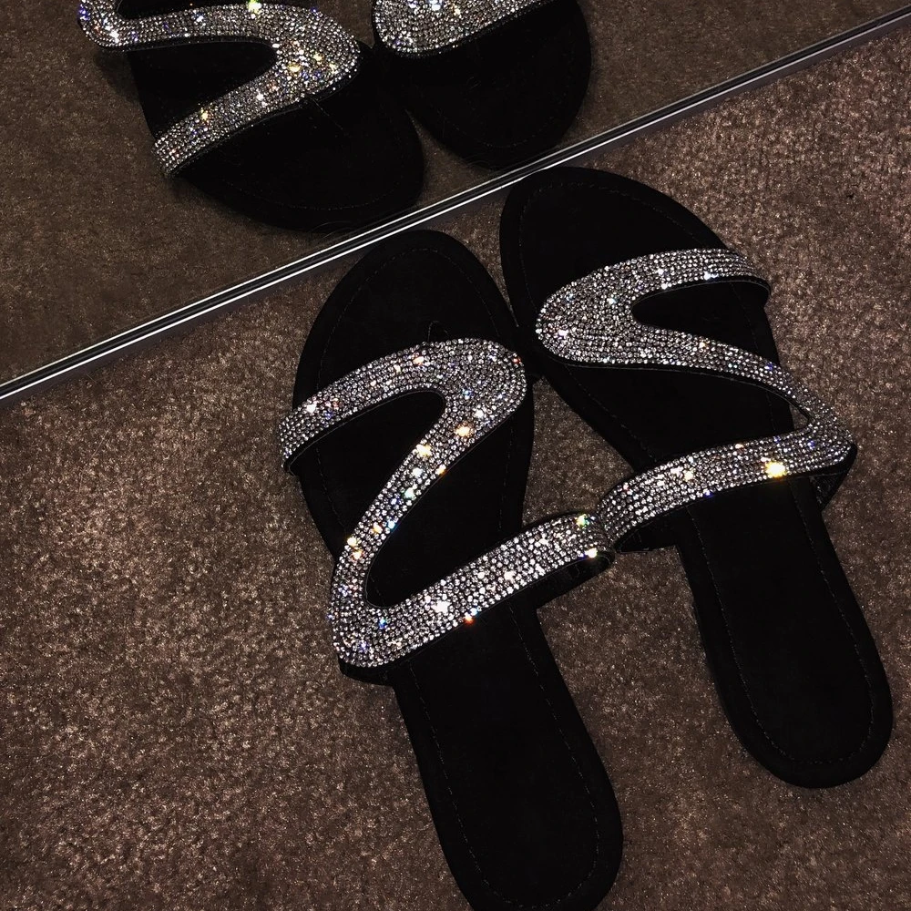 

Top quality flat shoes sexy ladies footwear fashionable women's slippers diamond women slides women's luxury sandals