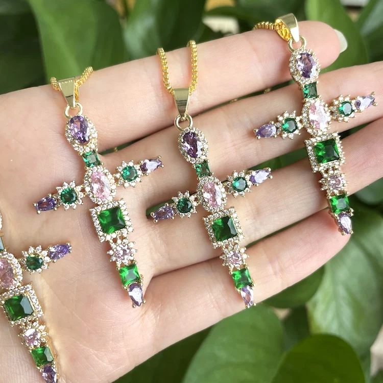 

2021 Fashion 18k gold necklace chain cross necklace set women