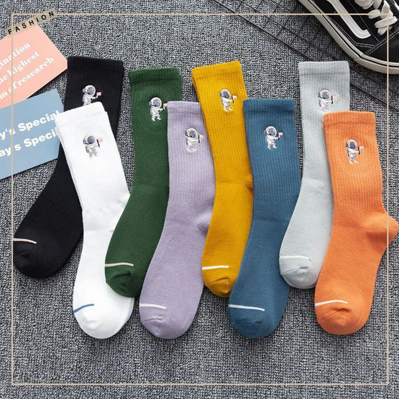 

XIANGHUI Wholesale high quality designer oem personalised plain knitted embroidered men women embroidery  custom logo socks