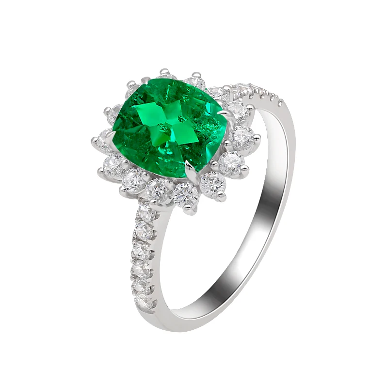 

2020 New Year Christmas Direct sale Fashion Engagement Lab Grown Emerald Ring in 9K Gold, Green