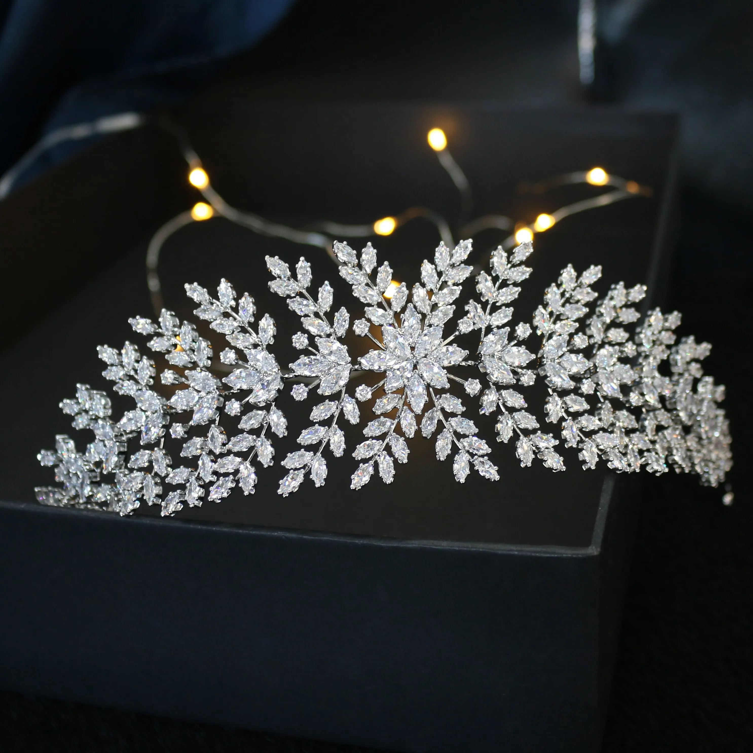 

New Design Zircon Shining Flowver Pageant Tiaras Hairbands Wedding Hair Accessories, Sliver