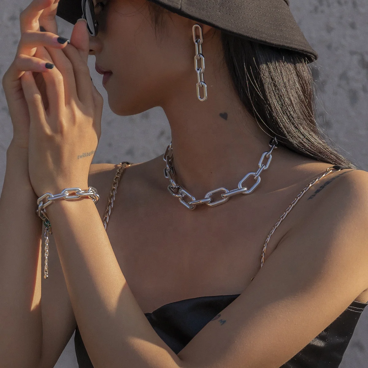 

Punk Simple Link Chain Jewelry Set Thick Choker Necklace for Women Couple Bracelet Earrings Pendants Fashion Jewelry Set, Customized color