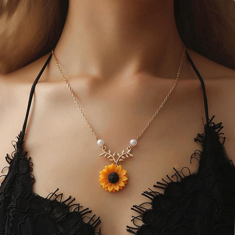 

XUNBEI Temperament Cute Sweater Necklaces Women New Creative Pearl Sunflower Pendant Necklaces, Gold