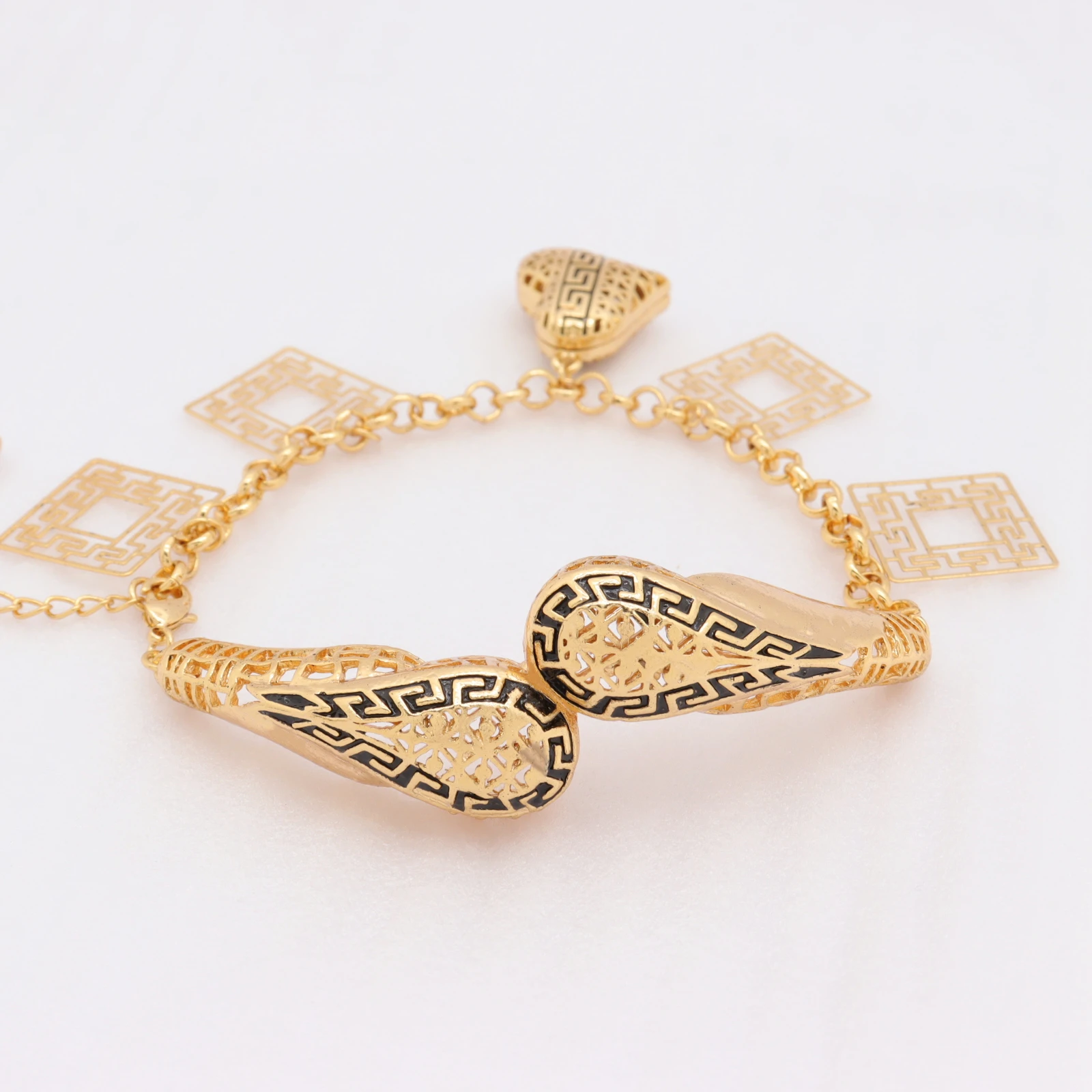 

Saudi Arabia dubai painting oil 24k gold plated coin charm pendant enamel luxury bracelet bangles manufacturer
