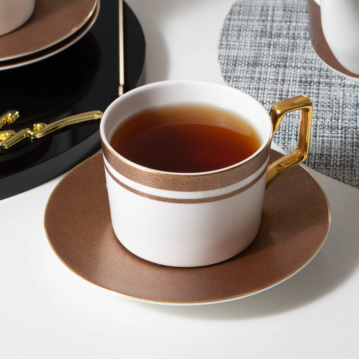 

Luxury Design Bone china Tea coffee cup gift box set logo customized acceptable