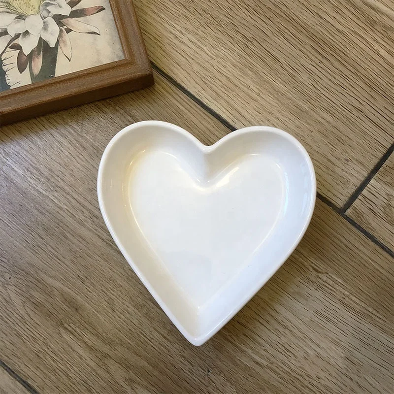 

White Simple Style Porcelain Heart Shape Sauce Dishes Home Restaurant Tableware Dishes, White color