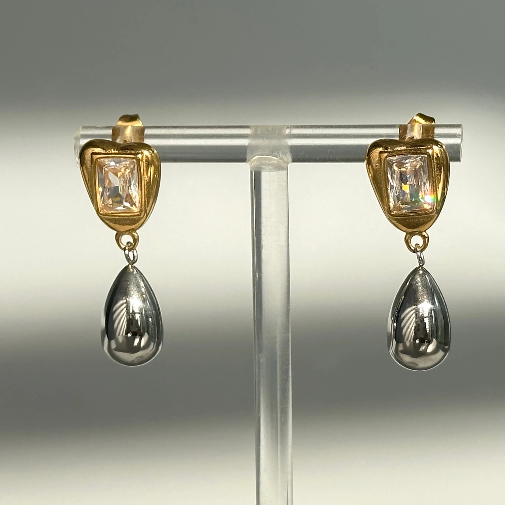 

Waterproof Tarnish Free Jewelry 18k Gold Plated Hypoallergenic Two Tone Stainless Steel Water Drop Zircon Earrings YF3642