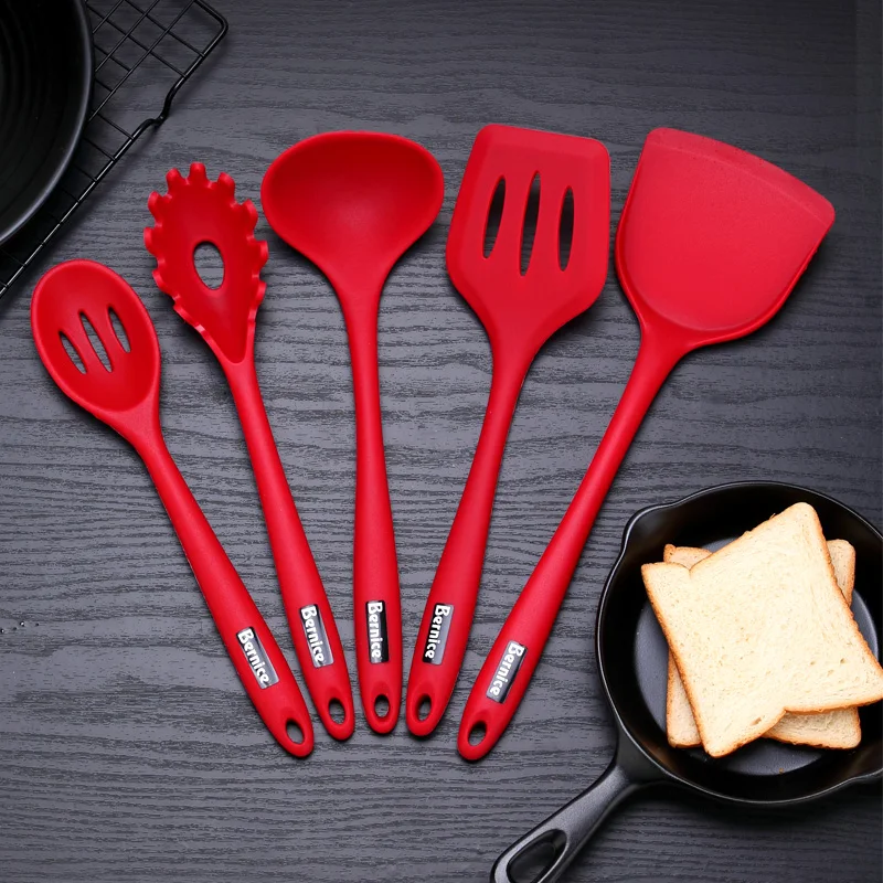 black silicone cooking utensils