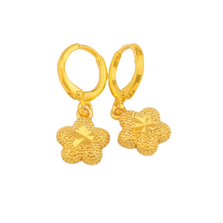 

Brass Gold-Plated 18K Star Earrings Female Noble Gold Star Earrings Calm And Confident Factory Wholesale Small Jewelry