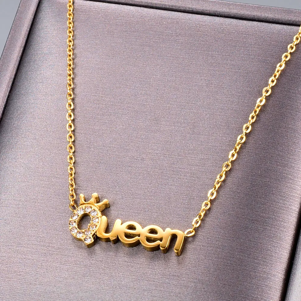 

Personalized Name Plate Jewelry Gold Plated Stainless Steel Queen Crystal Pendant Necklace for Women Gifts, Gold / rose gold