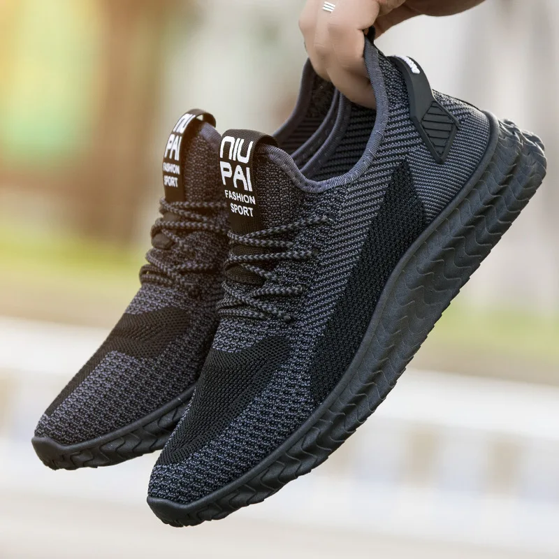

China custom brand ladies black and white men sneaker women running air cushion men sport shoes