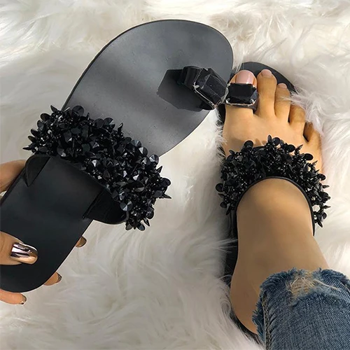 

Women Casual Summer Flat Beach Slippers Female Crystal Rivets Slides Slipper Shoes For Girls Fashion Woman Leisure Footwear 2021, Picture