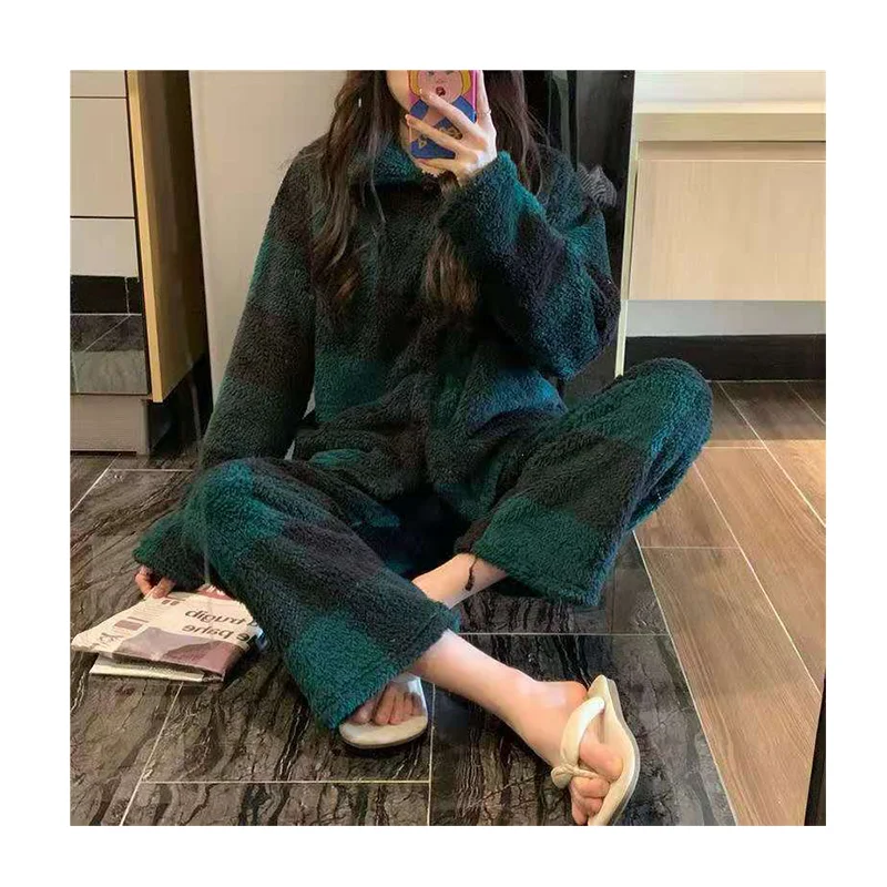 

Designer Long Sleve Sleeping Wears Polyester Set Plush Winter Women Fleece Pajamas, Customized color