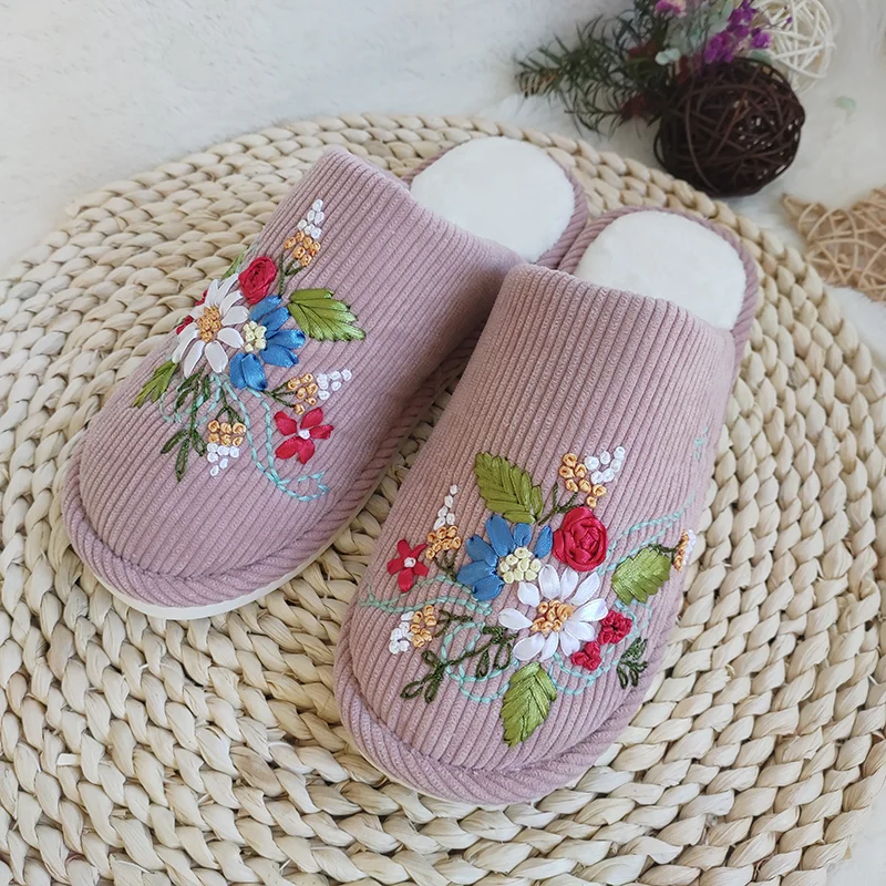 

Wholesale luxury winter warm chinese traditional style flower embroidered slippers