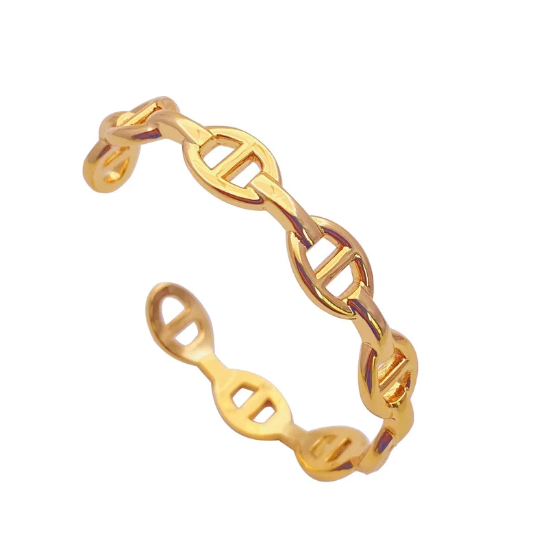 

Pig Nose Bracelet Couple's Minimalist Fashion Temperament Electroplating