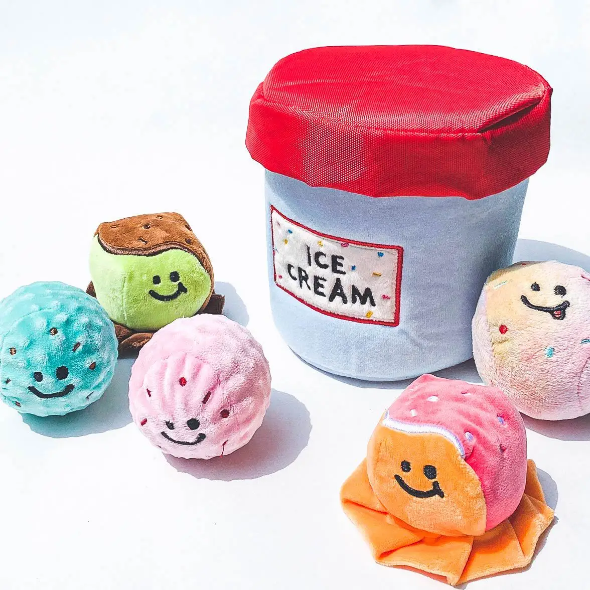 

New Design Ins Korea Ice Cream Bucket Luminous Ball Pet Sounding Toy Dog Toy