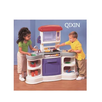 little kids play kitchen