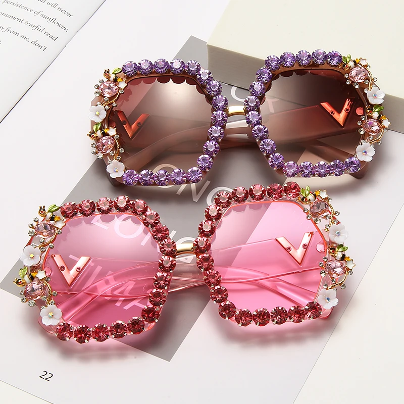 

Custom Made Luxury Rhinestone Flowers V Logo Les leg Women Sunglasses