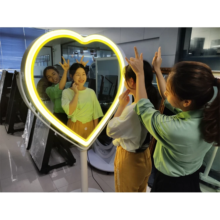Heart Mirror Booth (50)