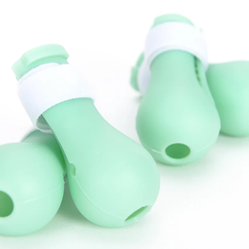

2021 New Design Style cat shoes bathing tool anti scratched boot Silicone cat foot shoes, Blue