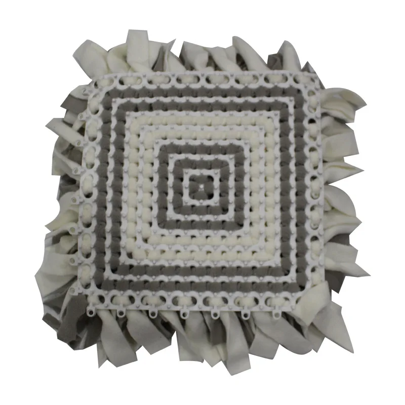 

Amazon pet dog supplies custom color feeding pet mat Polar Fleece puzzle Hand woven training dog toy snuffle mat for dogs