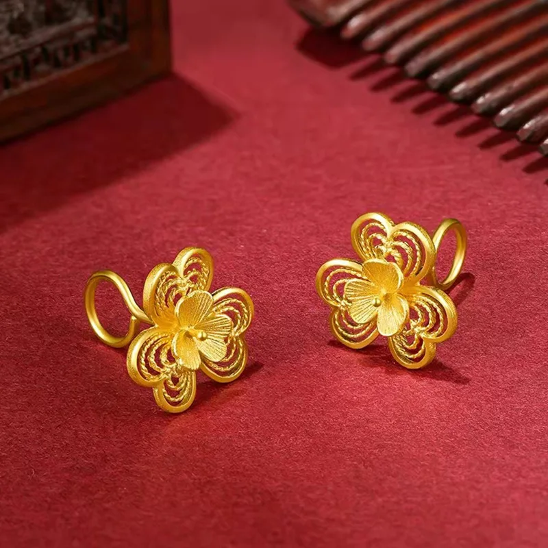 

Alluvial Gold Clover Ear Studs Hook New Women's Fashion Brass Gold Plated Simple Jewelry Wholesale