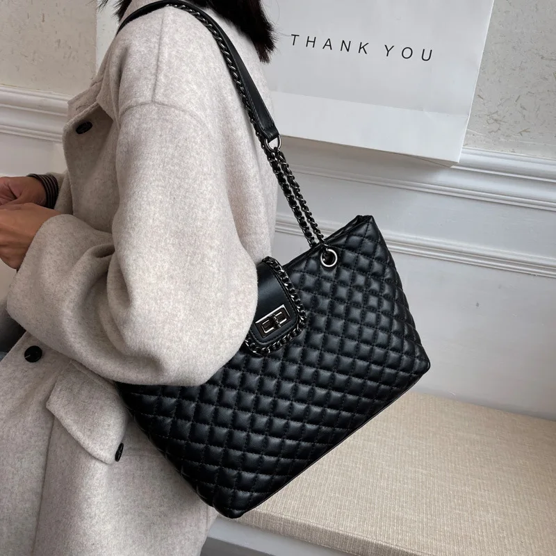 

Soft leather large capacity tote bag2021New rhombus chain bag fall winter fashion shoulder messenger bag, Red, black, beige