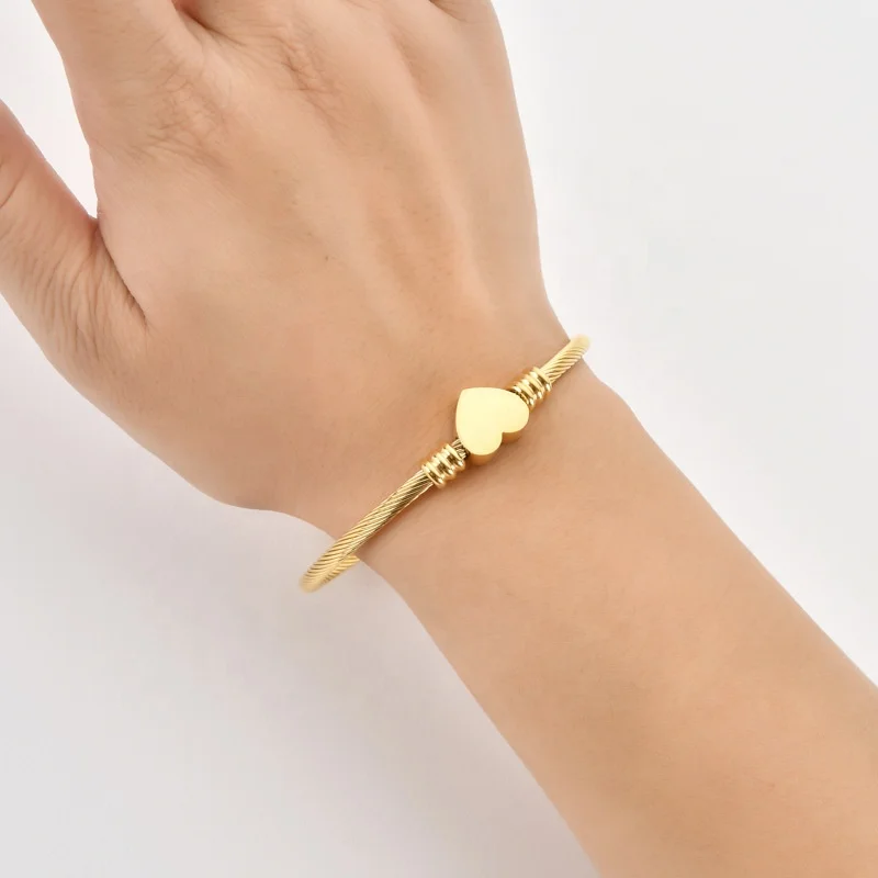 

fashion Three-color Stainless steel bangles jewelry women bracelet heart-shaped big luxury bangles for women bangle bracelet, Picture shows