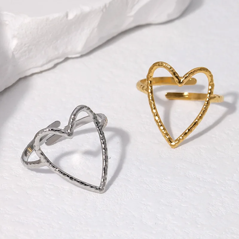 

DAIHE 2023 Wholesale Price Non Tarnish Simple Hollow Heart Ring Fashion Jewelry Stainless Steel Rings