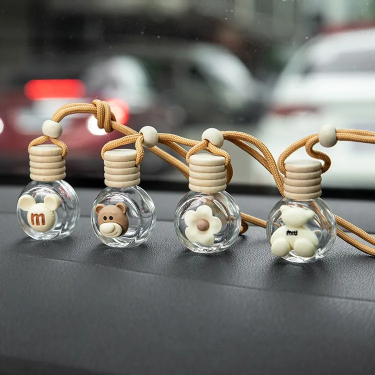 10ml Hanging Round Shape Cute Aromatherapy Bottle Aromatherapy Car Perfume Reed Diffuser Glass With Wooden Lid