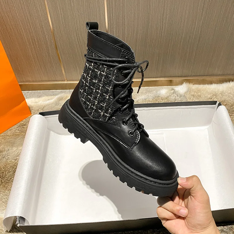 

XZ-011 latest hot selling colorful line woven cloth & pU patchwork low heel lace up martin boots for women fall winter boots, Picture show