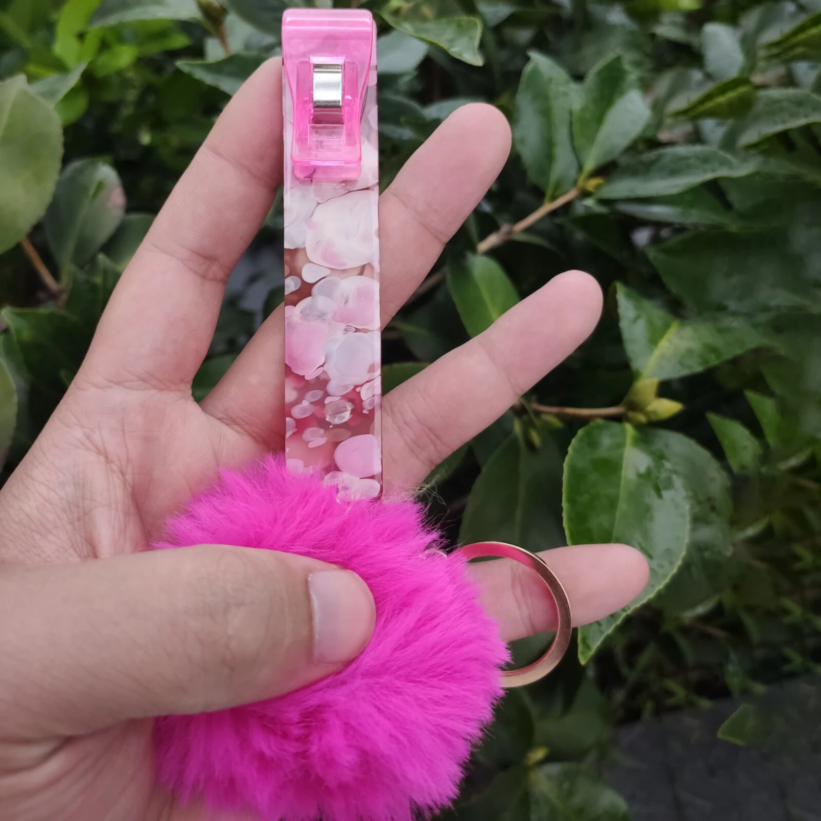 

Wholesale Debit Credit card grabber keychain Custom Love puff ball Atm Card Grabber Plastic Clip For Long Nails