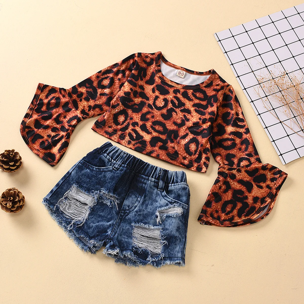 

2021 Summer Kids Wear Leopard Print Round Collar Flared Sleeve Top Ripped Shorts 2PCS Children Clothes Suit