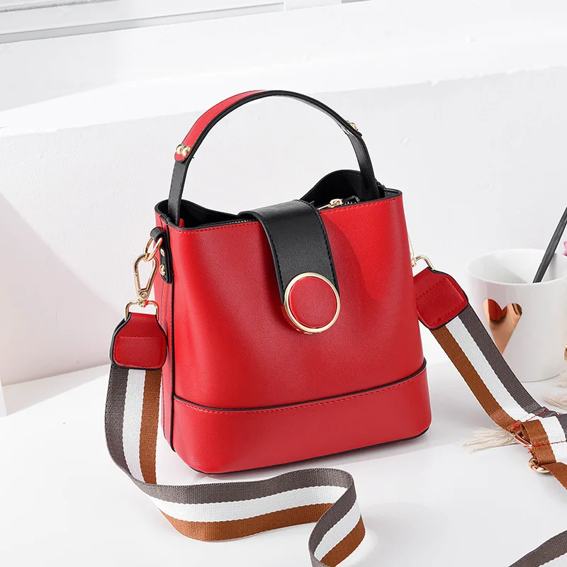 

2021 Ready to ship New fashion korea detachable shoulder wide straps messenger bucket Pu leather bag for girls P-003, 5 colors