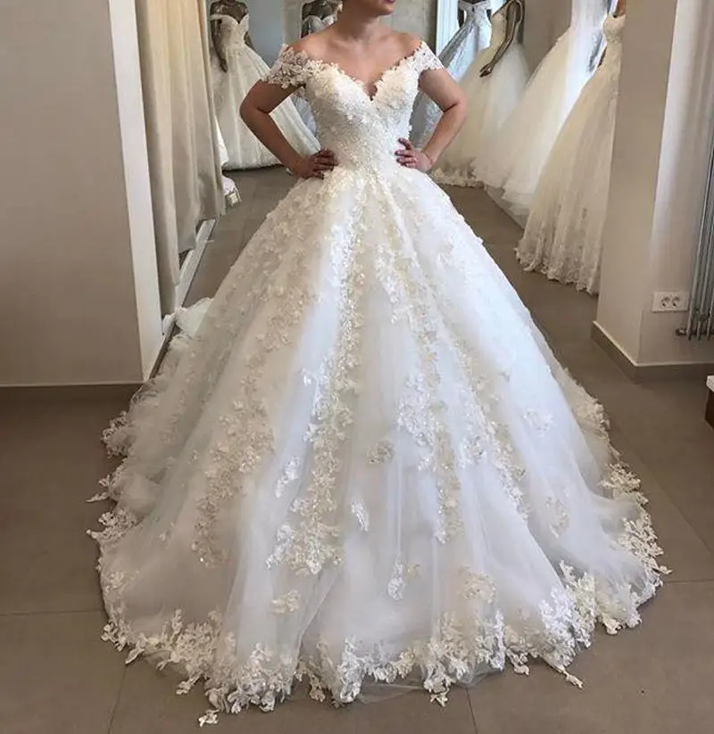 

Vintage Off Shoulder Lace Ball Gown Wedding Dresses 2021 Floral Appliques Sweep Train Tulle Designer Wedding Bridal Gowns, Custom made