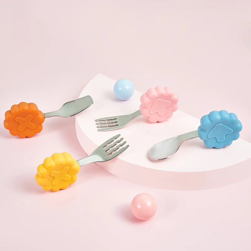 

2021 New Design High Quality BPA Free Soft Feeding Training Silicone Pink Cartoon Baby Spoon and Fork Set, Pink/blue