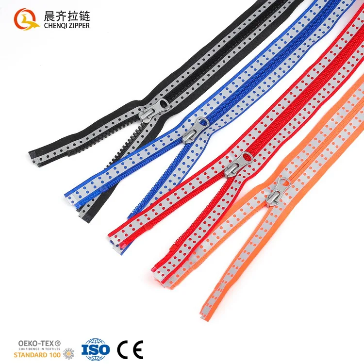 

Factory Wholesale 3#5#7#Plastic Zippers Durable Coil Long Chain Garment Teeth Reflective Nylon Two Way Zipper With Double Slider