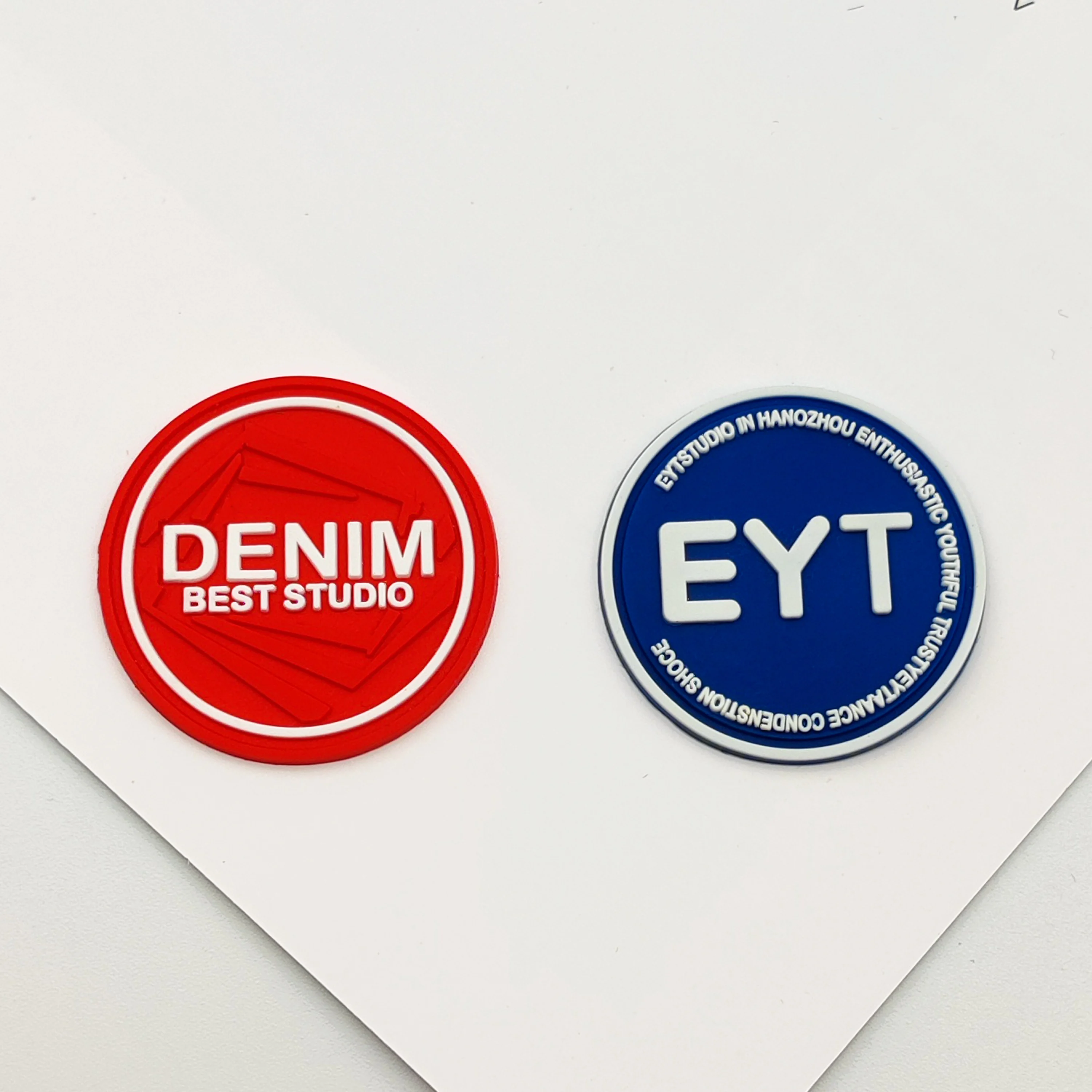 

wholesale Sew On Clothes 3d Soft Rubber Labels Patches Plastic Silicon Logo Badge Iron On Pvc Patch For Clothing