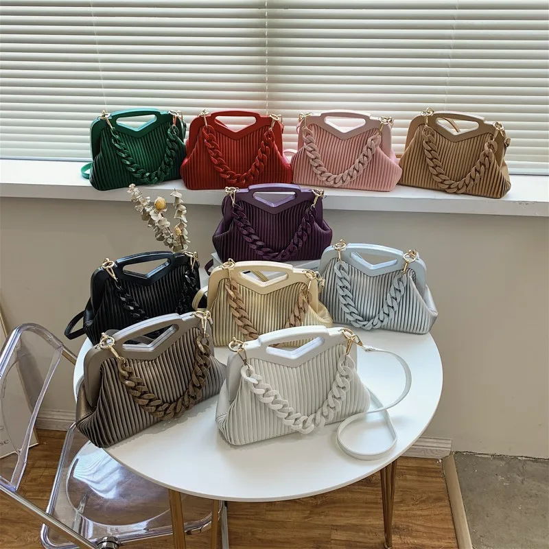 

2021 New simple texture chain pleated cloud shape hasp shoulder bags girls shopping purse and phone handbags, Multi colors