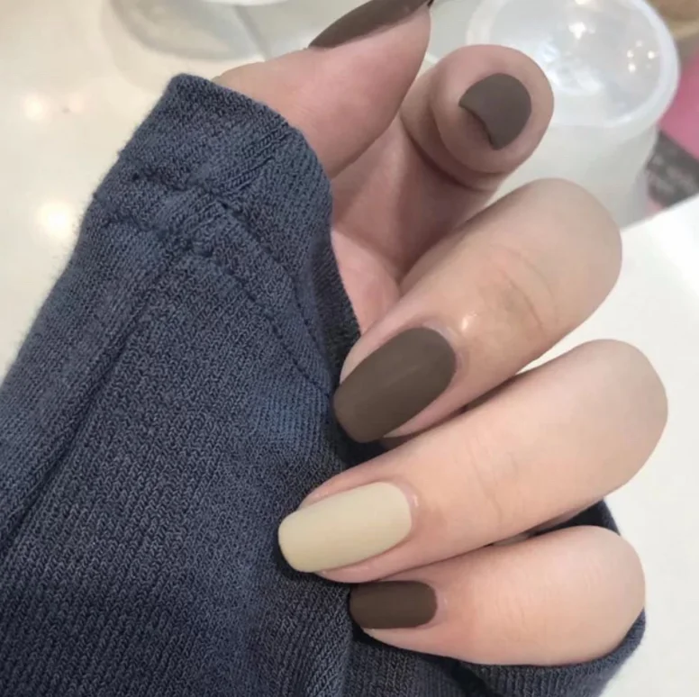 

coffee Milk tea Jump color nail box press on full coverage press on nails