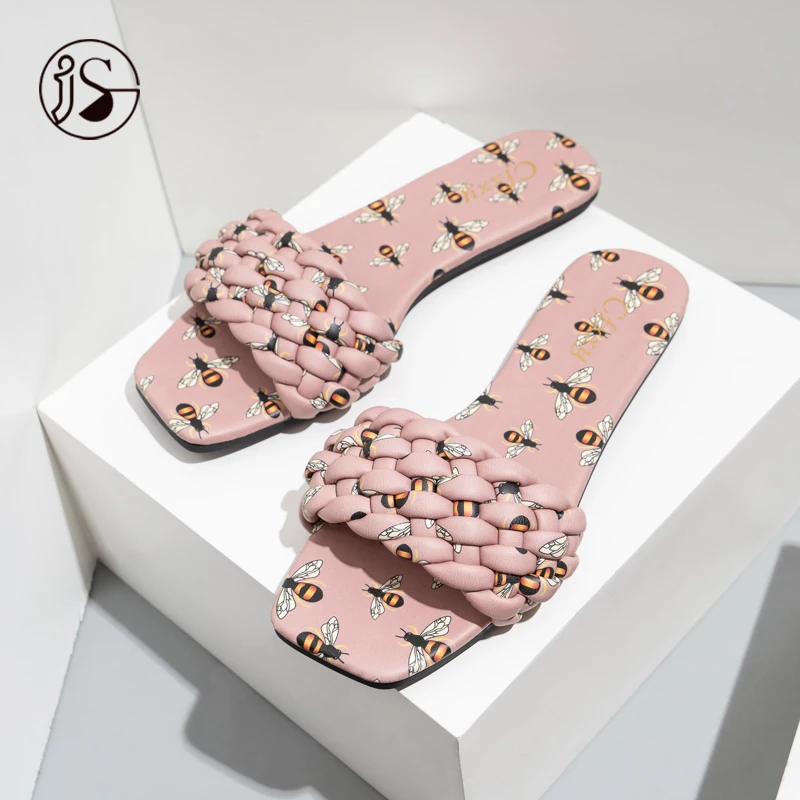 

Bee design on shoes girls slippers custom slides summer shoes, Picture