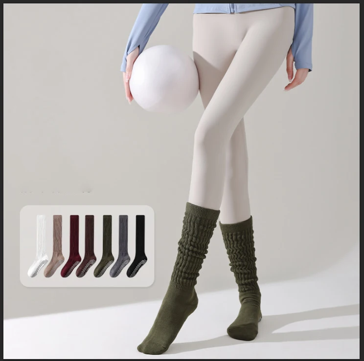 Wholesale Winter Thick Slouch Long Pilates Grip Socks Scrunch Anti Slip Ballet Yoga Socks for Women