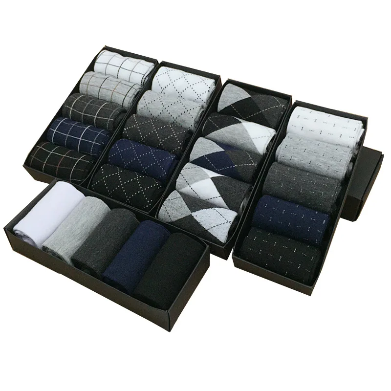 

Wholesale thick winter gift box packed antifoul white black custom design logo business men socks, Pantone color