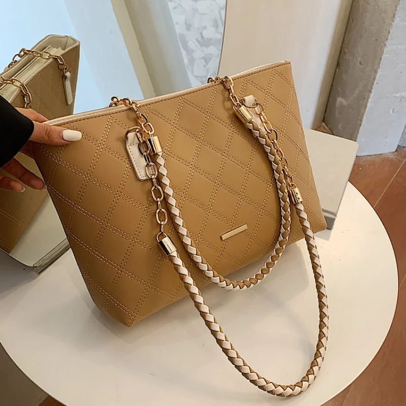 

Women Popular Chain Shoulder Bag Fashion Simple Texture Underarm Bag