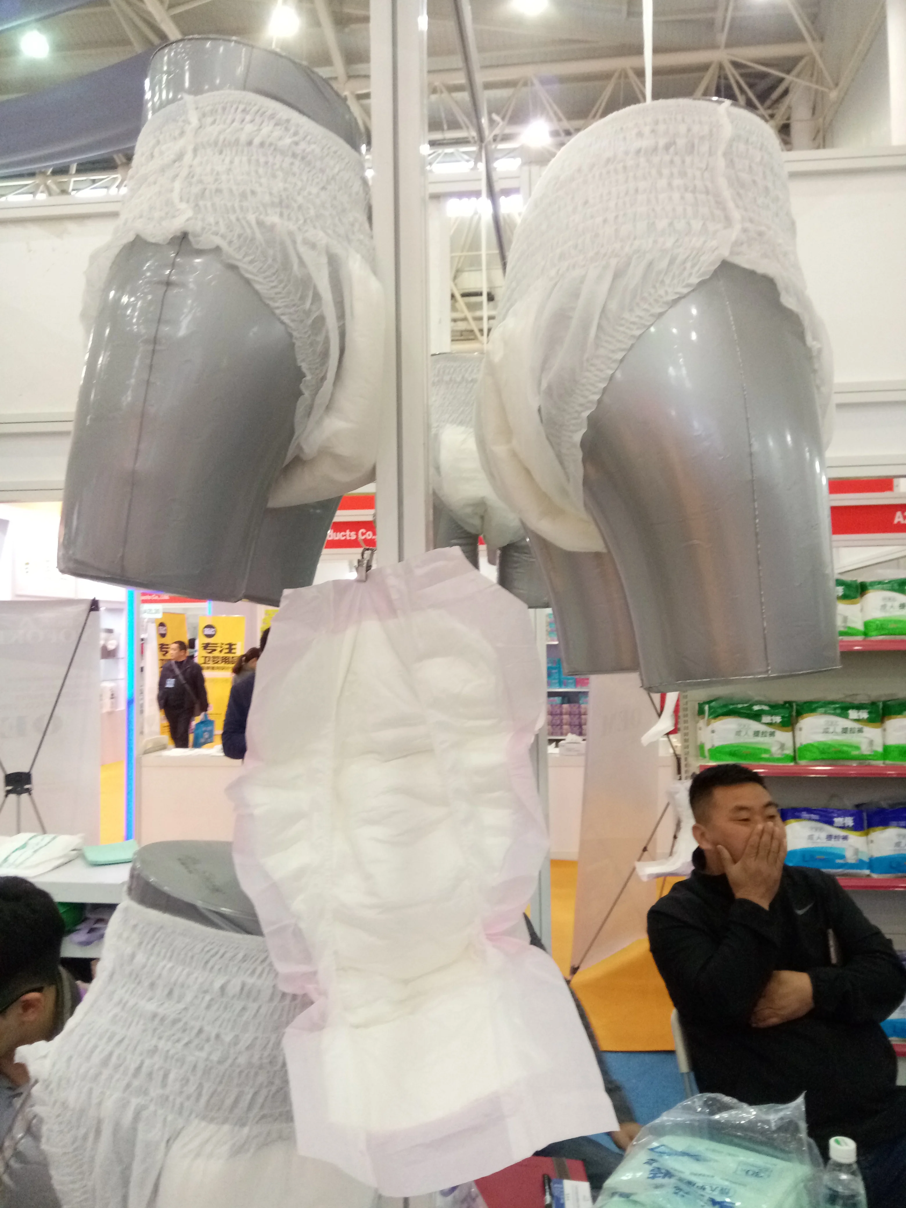 m 尺寸成人尿布有两种