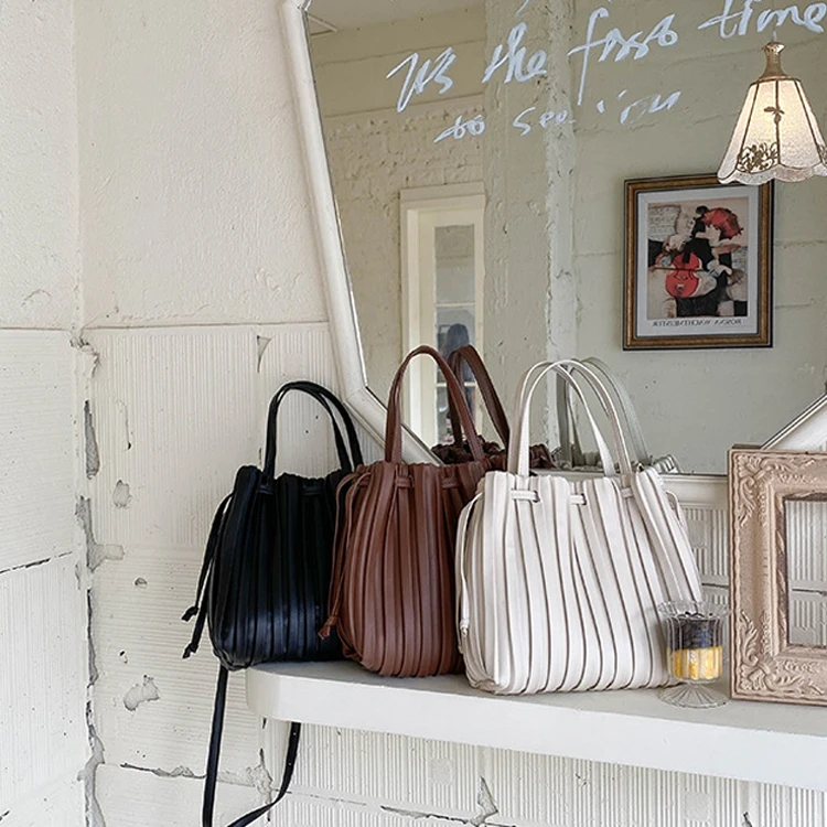 

Korean Style Vintage Handbag 2021 bolsos de mano Soft Wrinkled Handbags Pleated Leather Women Hand Bags Handbag, Multi